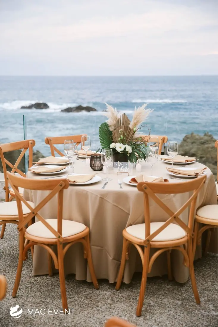 Parties 6 wooden shore 05